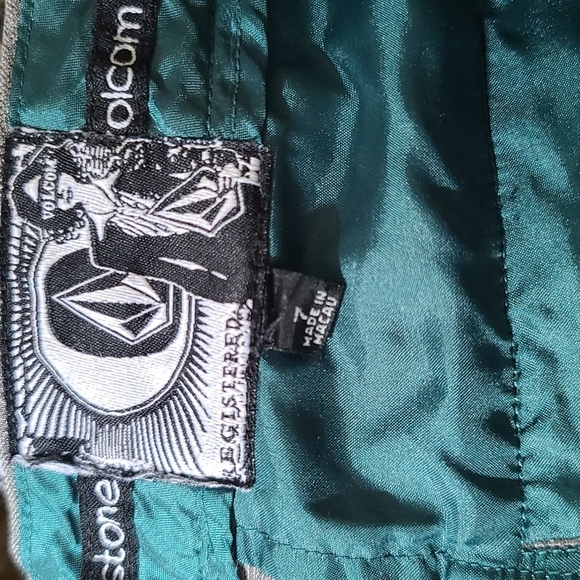 Volcom Stone Midrise Bootcut Trousers Size 7 Grey Striped - Picture 2 of 7